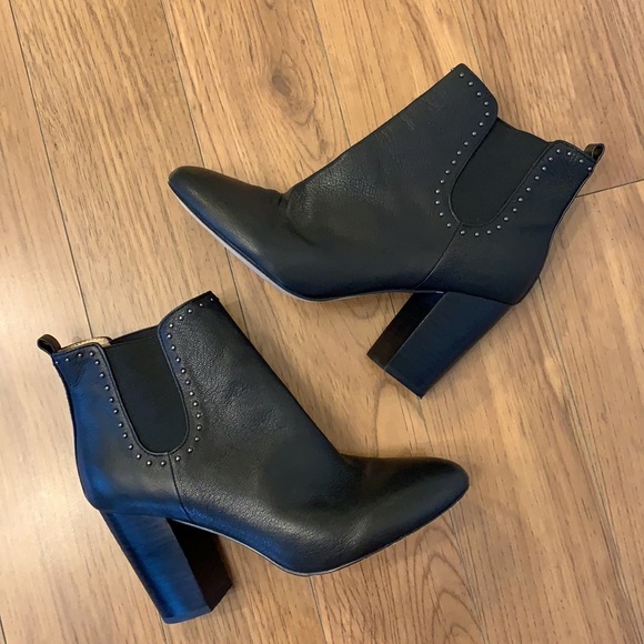 💕HP💕Saks Fifth Avenue black leather studded boots - Picture 4 of 16